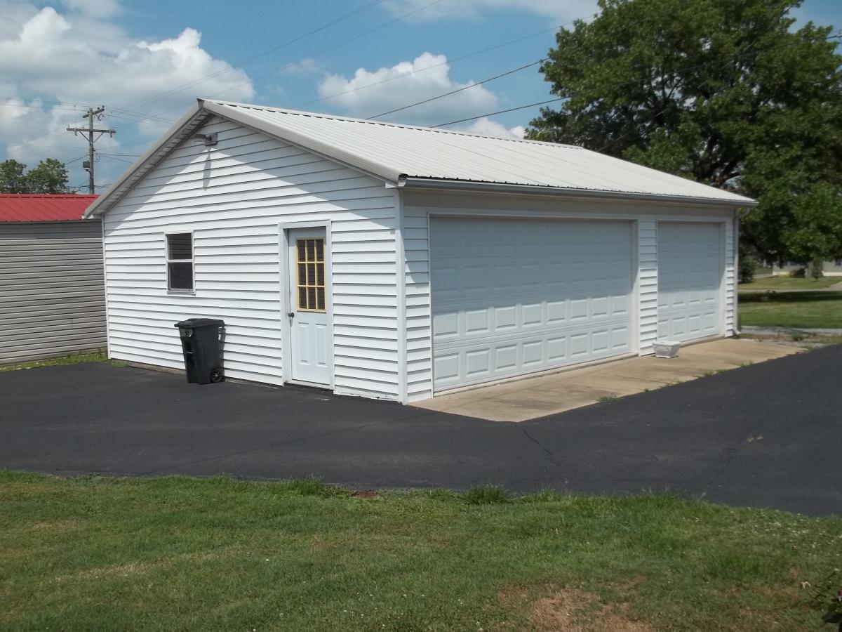 ABSOLUTE AUCTION 718 N. MAIN, STURGIS, KY Kurtz Auction & Realty Co.